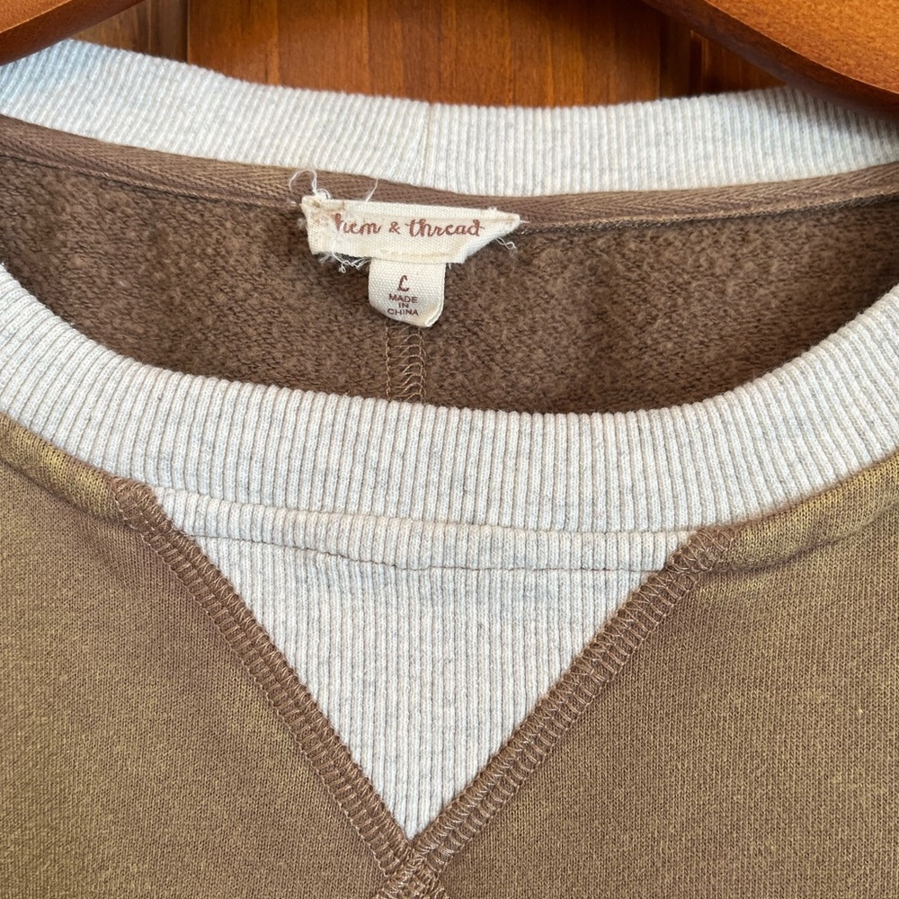 Hem & Thread Women’s Carmel and Brown Crewneck Sweatshirt - Picture 3 of 4